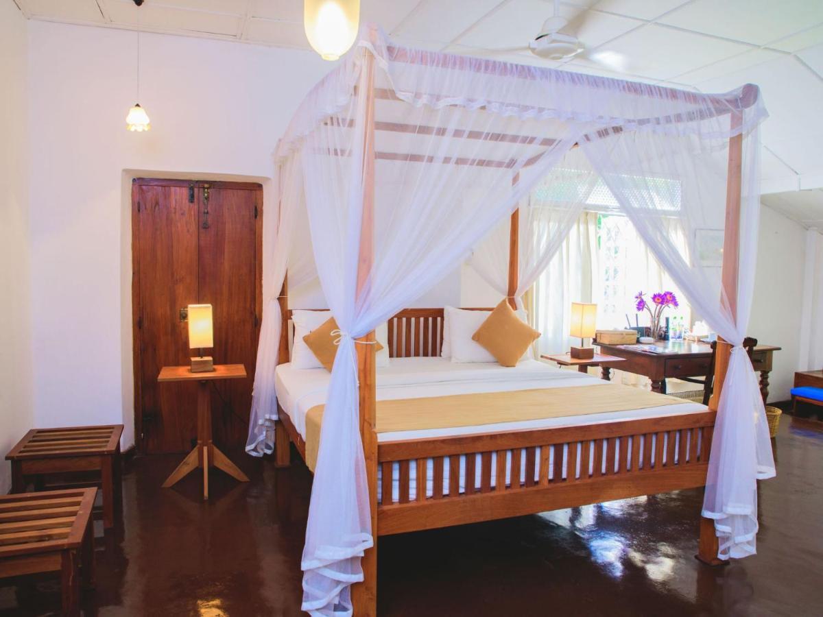 אונה ואטונה Thalpe Walawwa Heritage Villa מראה חיצוני תמונה