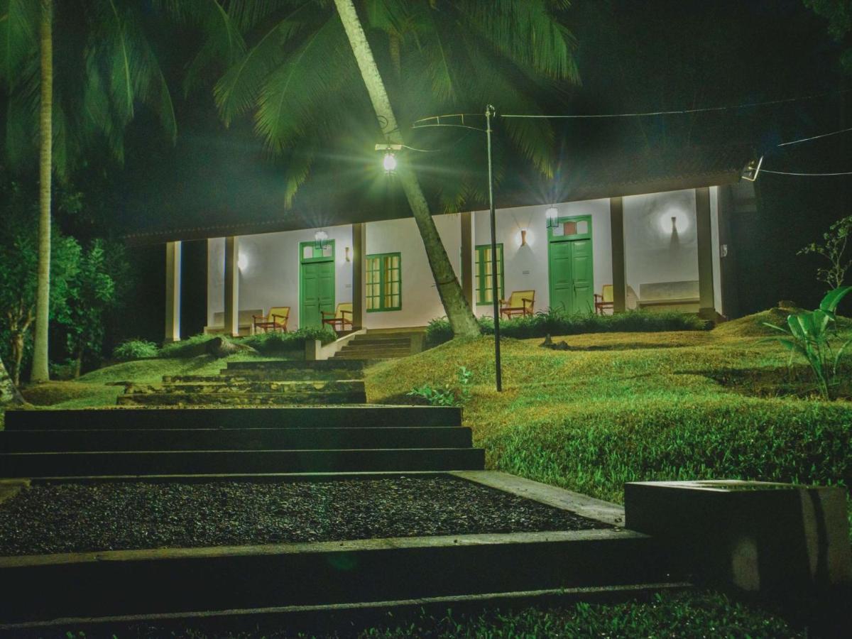אונה ואטונה Thalpe Walawwa Heritage Villa מראה חיצוני תמונה