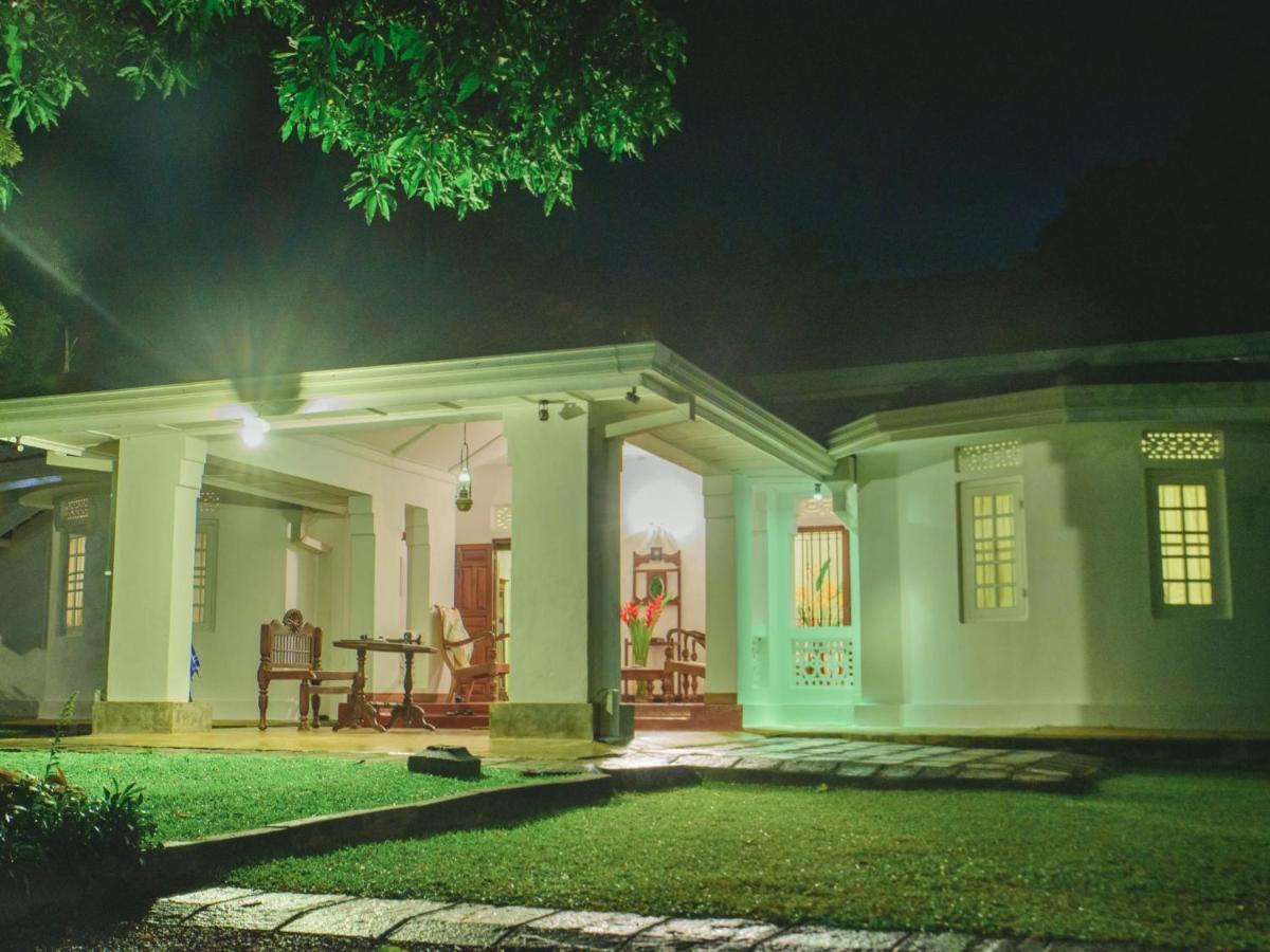 אונה ואטונה Thalpe Walawwa Heritage Villa מראה חיצוני תמונה