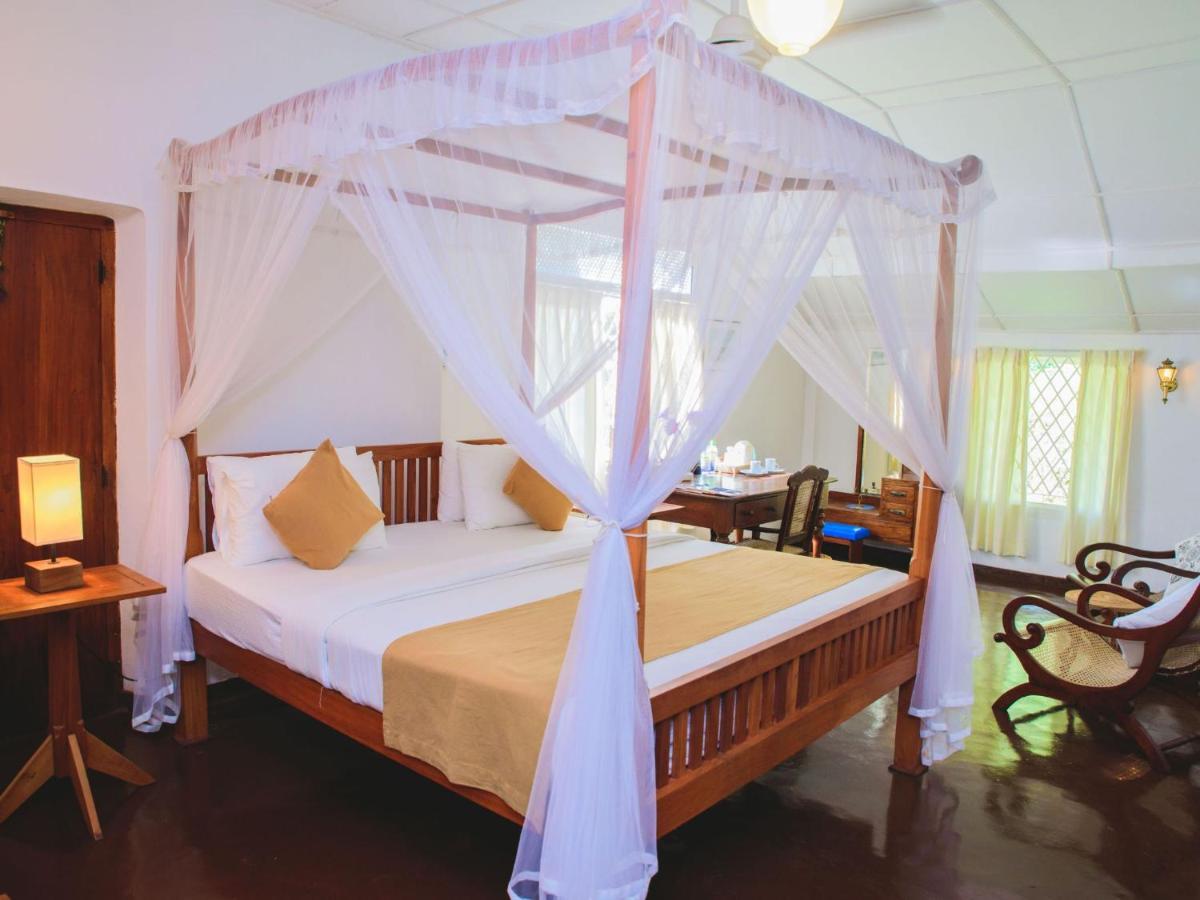 אונה ואטונה Thalpe Walawwa Heritage Villa מראה חיצוני תמונה